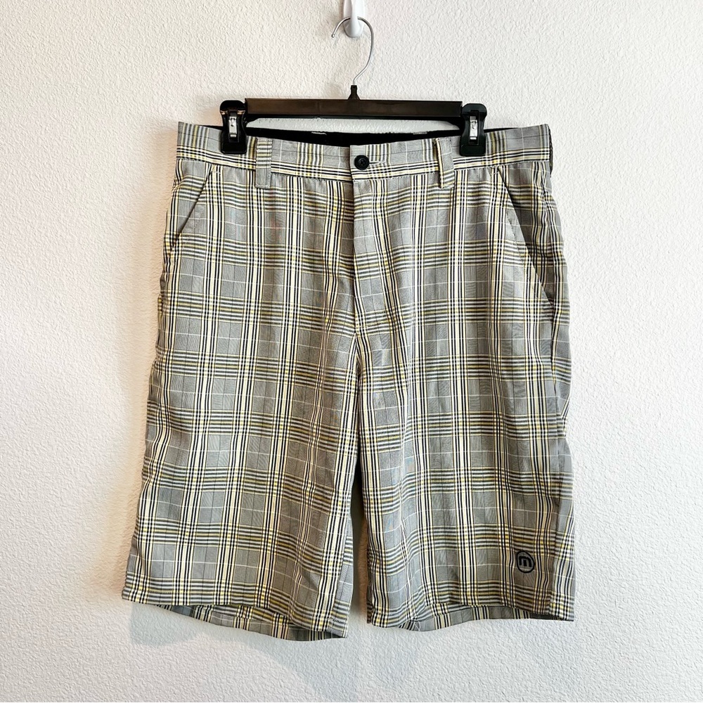 Travis Mathew Golf Shorts Men’s 32 Gray Yellow Plaid Chino Flat Front 10” Inseam